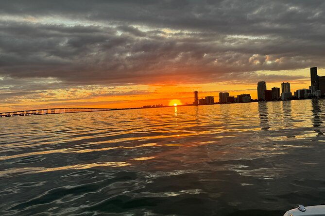 amusing-private-boat-tour-champagne-sandbars-floating-mat