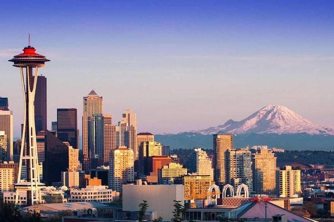 Arrival Private Transfer: Seattle Airport SEA to Seattle in Business Car