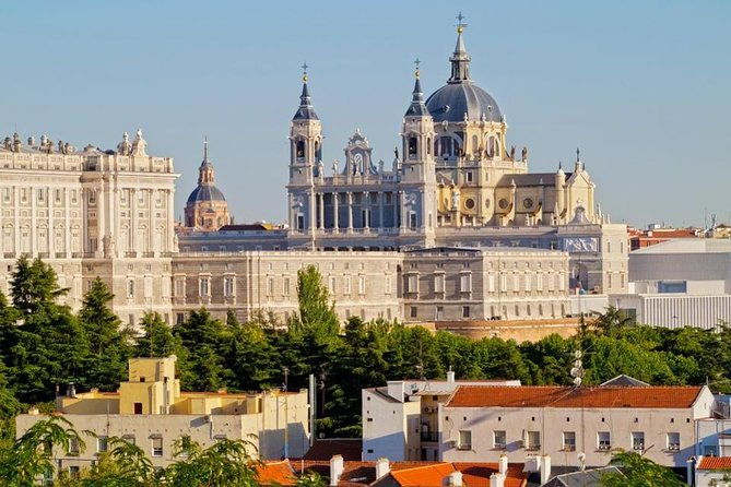 arrival-transfer-madrid-airport-mad-to-madrid-in-luxury-van-3