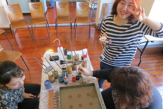 art-of-turkish-ebru-marbling-workshop-in-istanbul