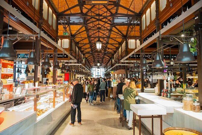 art-wine-experience-thyssen-museum-tour-wine-tasting