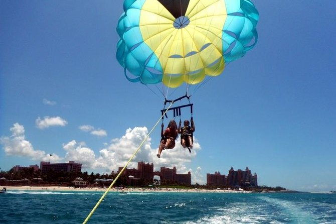 bahamas-cabbage-beach-parasailing-adventure