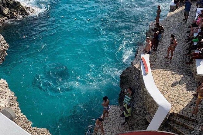 bamboo-rafting-and-limestone-foot-massage-with-ricks-cafe-private-tour