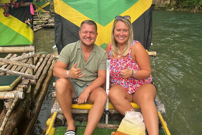 bamboo-rafting-limestone-foot-massage-on-the-river