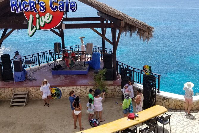 bamboo-river-rafting-with-negril-ricks-cafe-visit