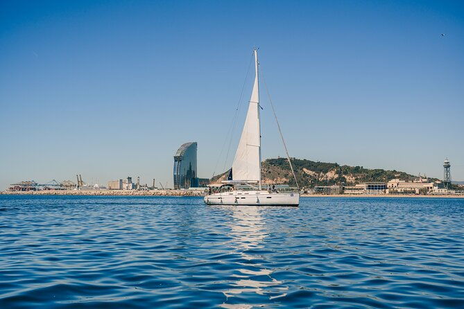 barcelona-private-sailing-trip-with-drinks-snacks