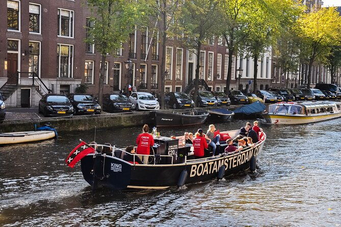 beautiful-open-boat-canal-cruise-in-amsterdam-open-bar-included