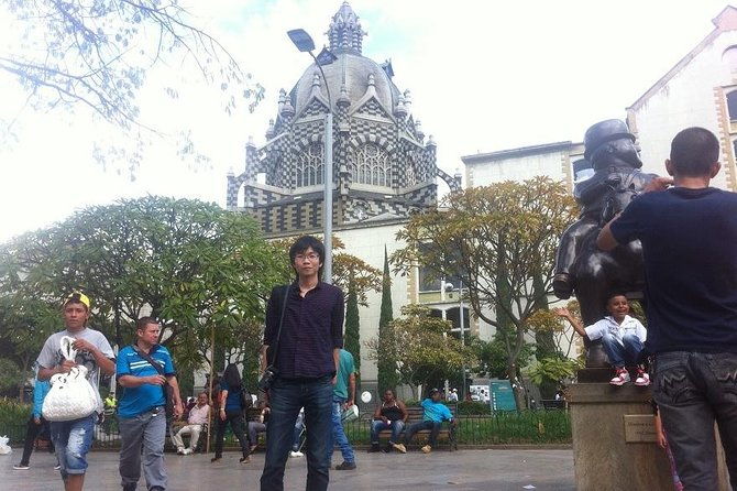 best-full-day-private-medellin-city-tour-and-boteros-plaza