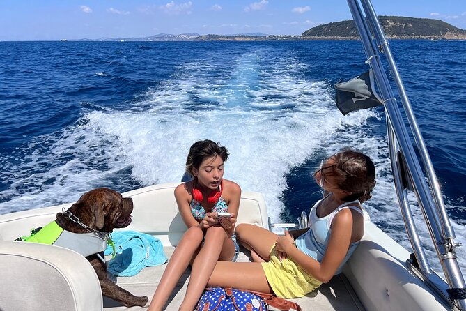 boat-tour-to-procida-and-ischia-discover-private-secret-beaches