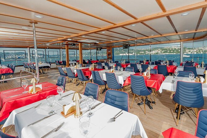 bosphorus-dinner-cruise-show-with-private-table