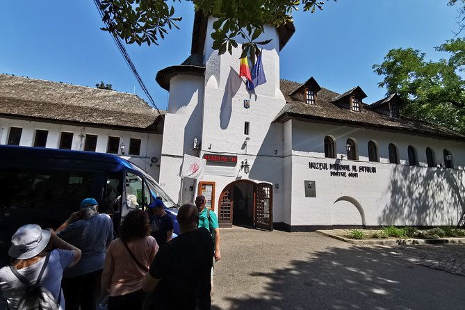 bucharest-highlights-half-day-city-tour-with-pickup