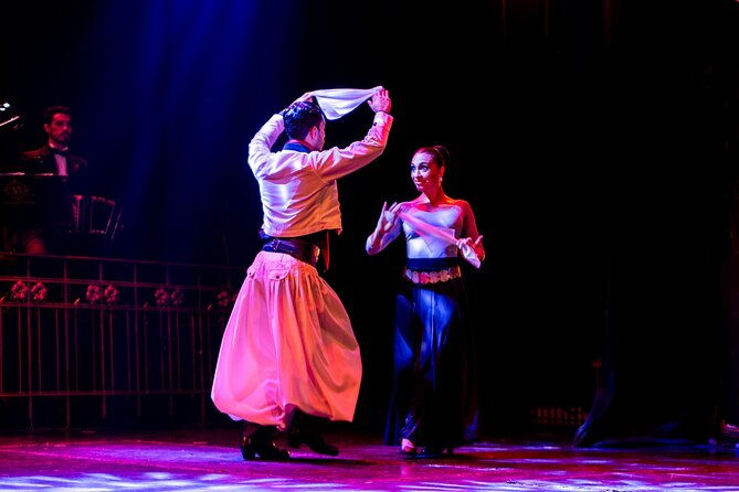 buenos-aires-entrance-to-the-show-at-the-tango-house-mansion