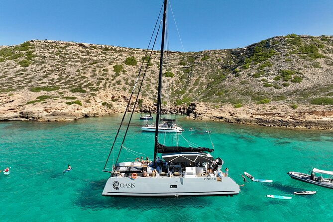 catamaran-sailing-in-palma-mallorca-includes-aperitif-and-bbq