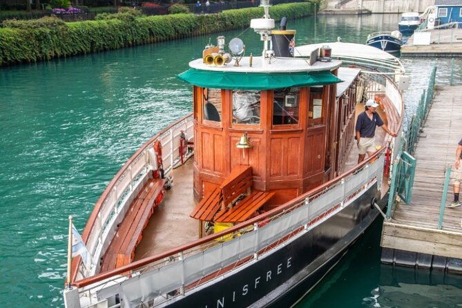 Chicago River Architecture Tour Aboard a Historic Yacht
