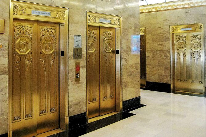 chicago-walking-tour-art-deco-skyscrapers-riverfront