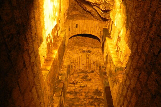 city-highlights-tour-entry-tickets-for-the-paris-catacombs