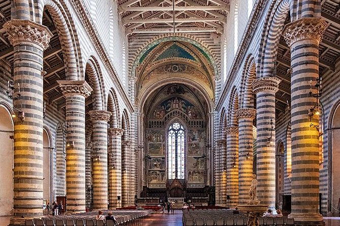 civita-di-bagnoregio-orvieto-montepulciano-wine-tasting-private-tour-from-rome