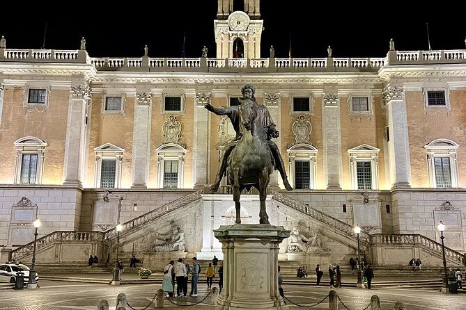 colosseum-and-roman-forum-sightseeing-area-night-walking-tour