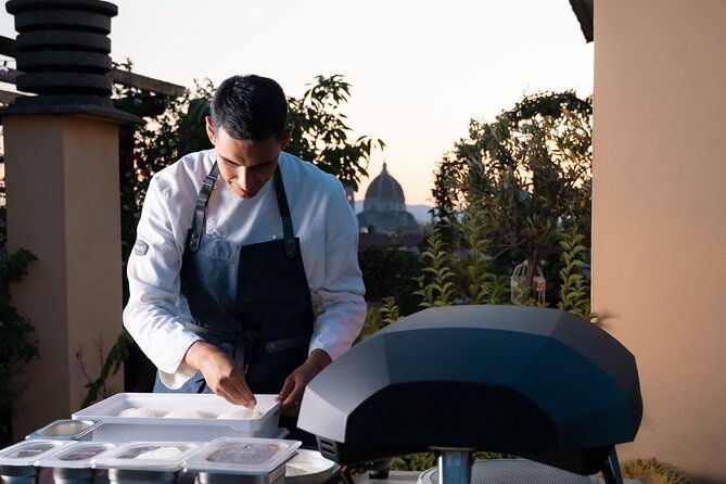 cook-pizza-with-view-of-florence-cathedral