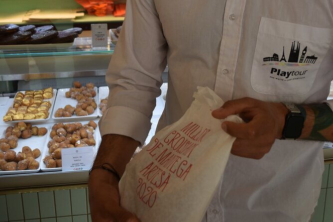 cultural-walking-tour-in-barcelona-with-food-wine-tasting