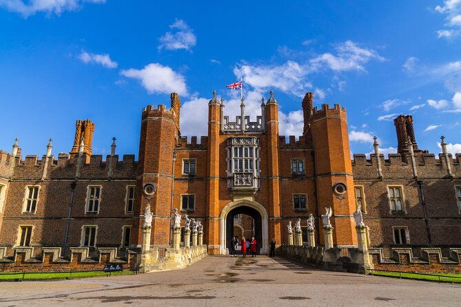 dark-history-of-the-tudors-private-tour-of-hampton-court-palace-2