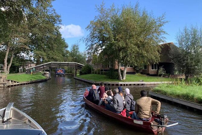 day-tour-giethoorn-afsluitdijk-and-zaanse-schans-with-boat-cruise