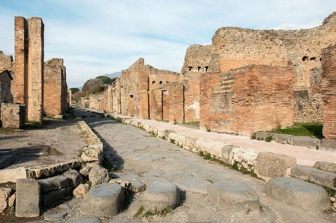 daytrip-from-rome-to-pompeii-and-amalfi-coast