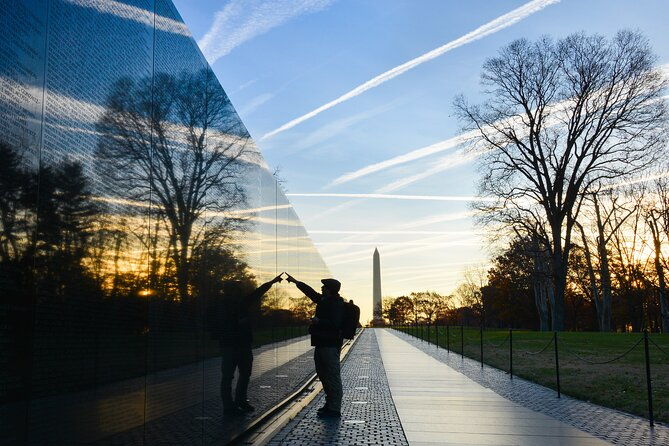 dc-monuments-by-moonlight-small-group-walking-tour