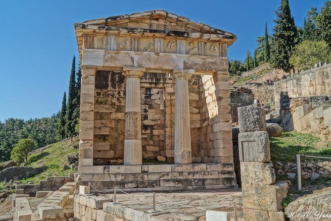 delphi-hosios-loukas-arachova-village-luxury-private-tour