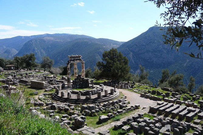 delphi-hosios-loukas-monastery-full-day-private-tour-from-athens-2