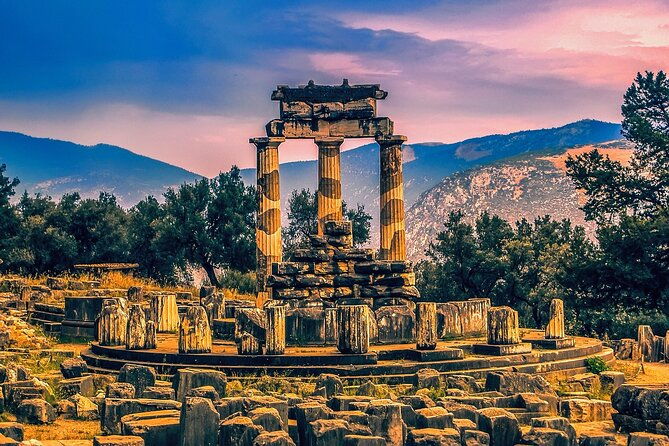 discover-spiritual-delphi-thermopylae-battlefield-private-trip