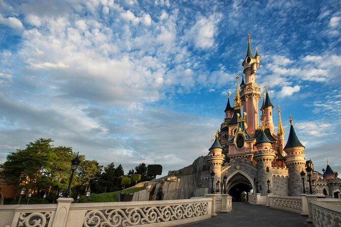 disneyland-paris-one-way-or-round-trip-private-transfer-from-city-or-airport