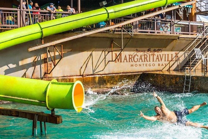 doctors-cave-beach-and-shopping