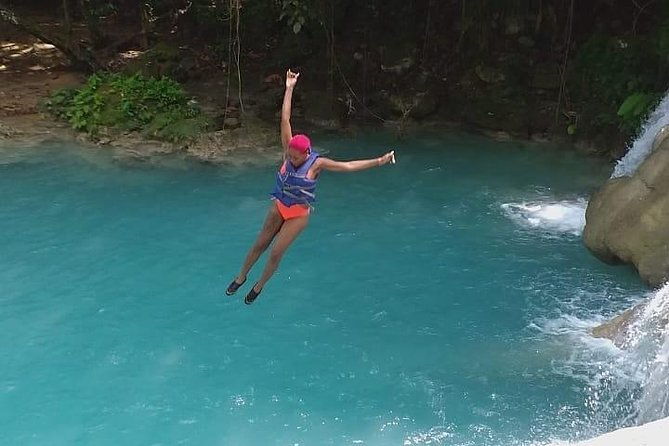 dunns-river-margaritaville-beach-riving-tubing-and-blue-hole-private-tour