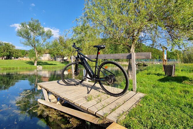 e-bike-tour-around-gacka-river-valley