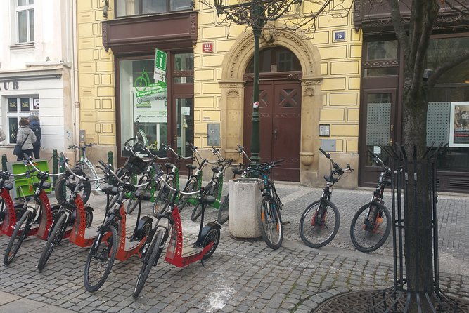 e-scooter-grand-city-tour-small-group-with-private-option