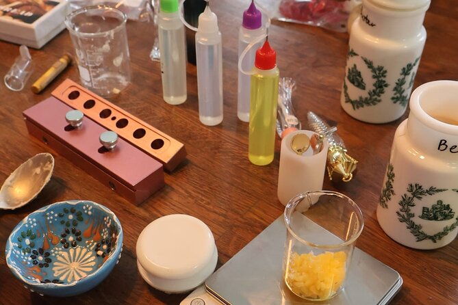 eco-friendly-lipstick-making-workshop-in-paris