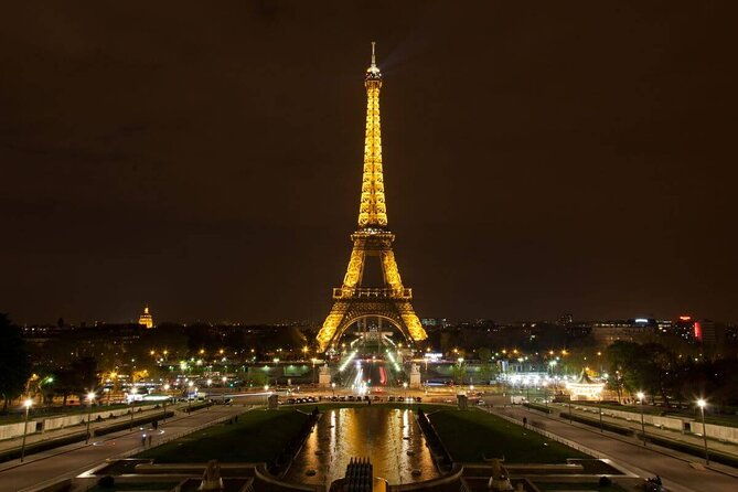 eiffel-tower-summit-at-premium-sunset-time-via-lift