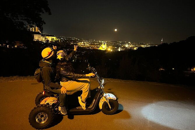 electric-trike-night-tour-in-prague-live-guided
