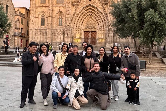 enchanting-gothic-quarter-by-night-tour