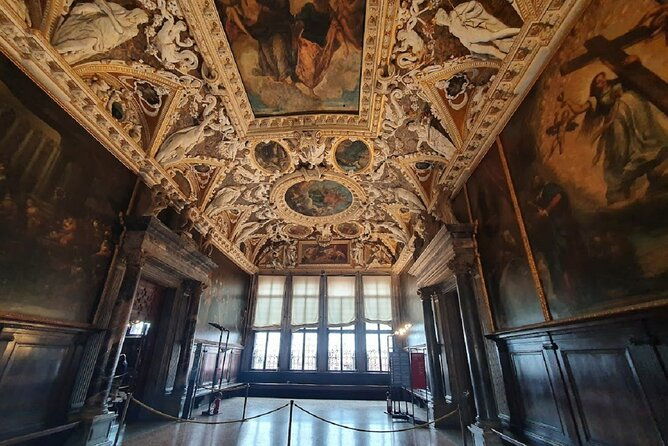 exclusive-entrance-doge-palace-st-marks-basilica-terrace-tour-2