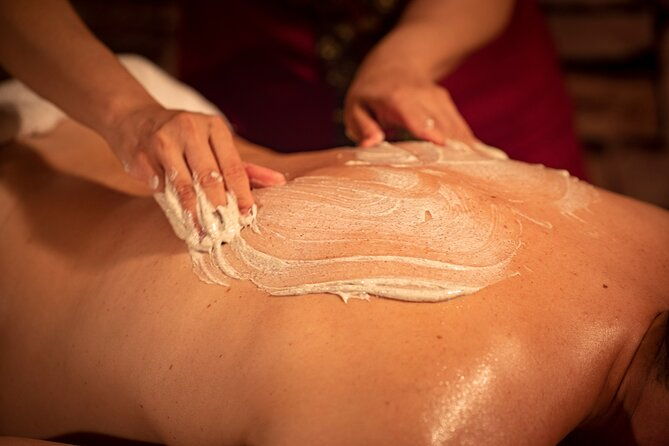 exfoliating-and-moisturizing-body-treatment-of-60-min-in-thai-massage-alura-2