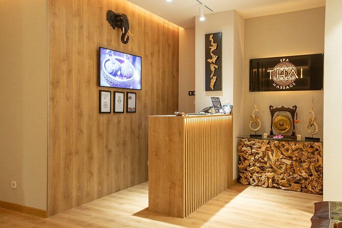 exfoliating-and-moisturizing-body-treatment-of-60-min-in-thai-massage-alura