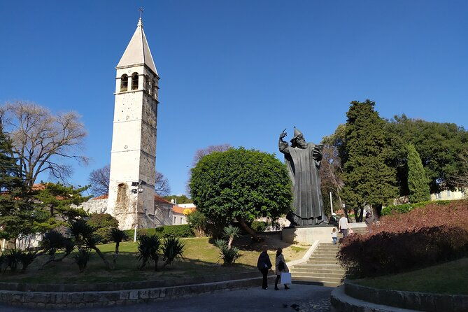 experience-split-with-local-professional-historian-private-2