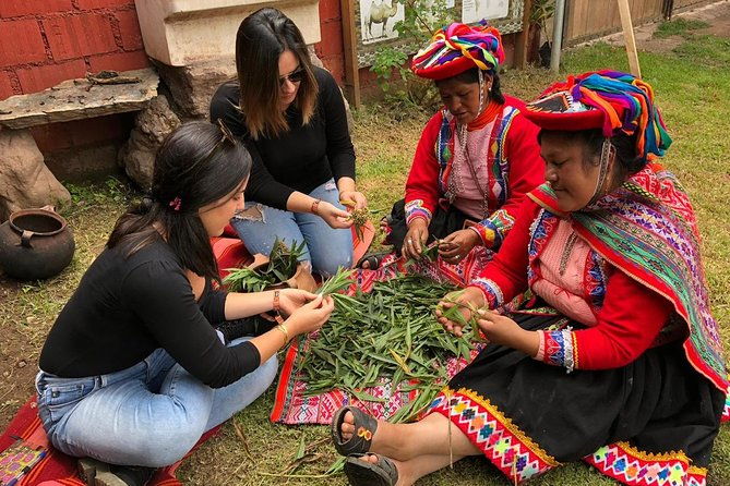 experience-the-magic-of-andean-textiles-weaving-workshop-cusco