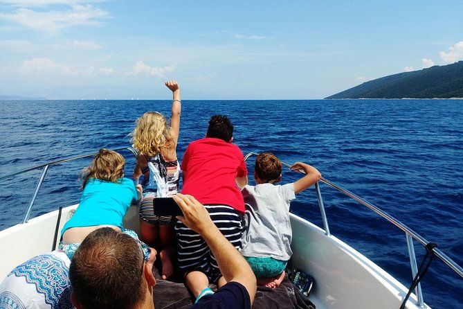 explore-hvar-brac-and-solta-on-the-private-boat-trip-unique-experience