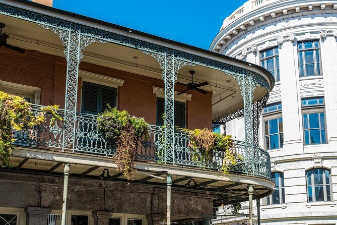 Explore New Orleans Garden District: Private 2-hour Walking Tour