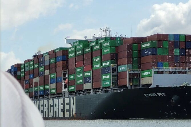 explore-panama-canal-and-gatun-lake-with-rainforest-hike