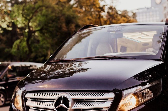 fat-taxi-private-istanbul-airport-ist-transfer-to-besiktas-area-3