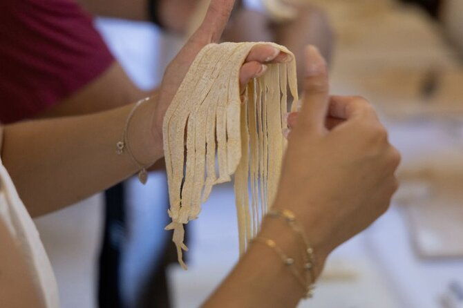 fettuccine-ravioli-and-tiramisu-cooking-class-in-rome-2